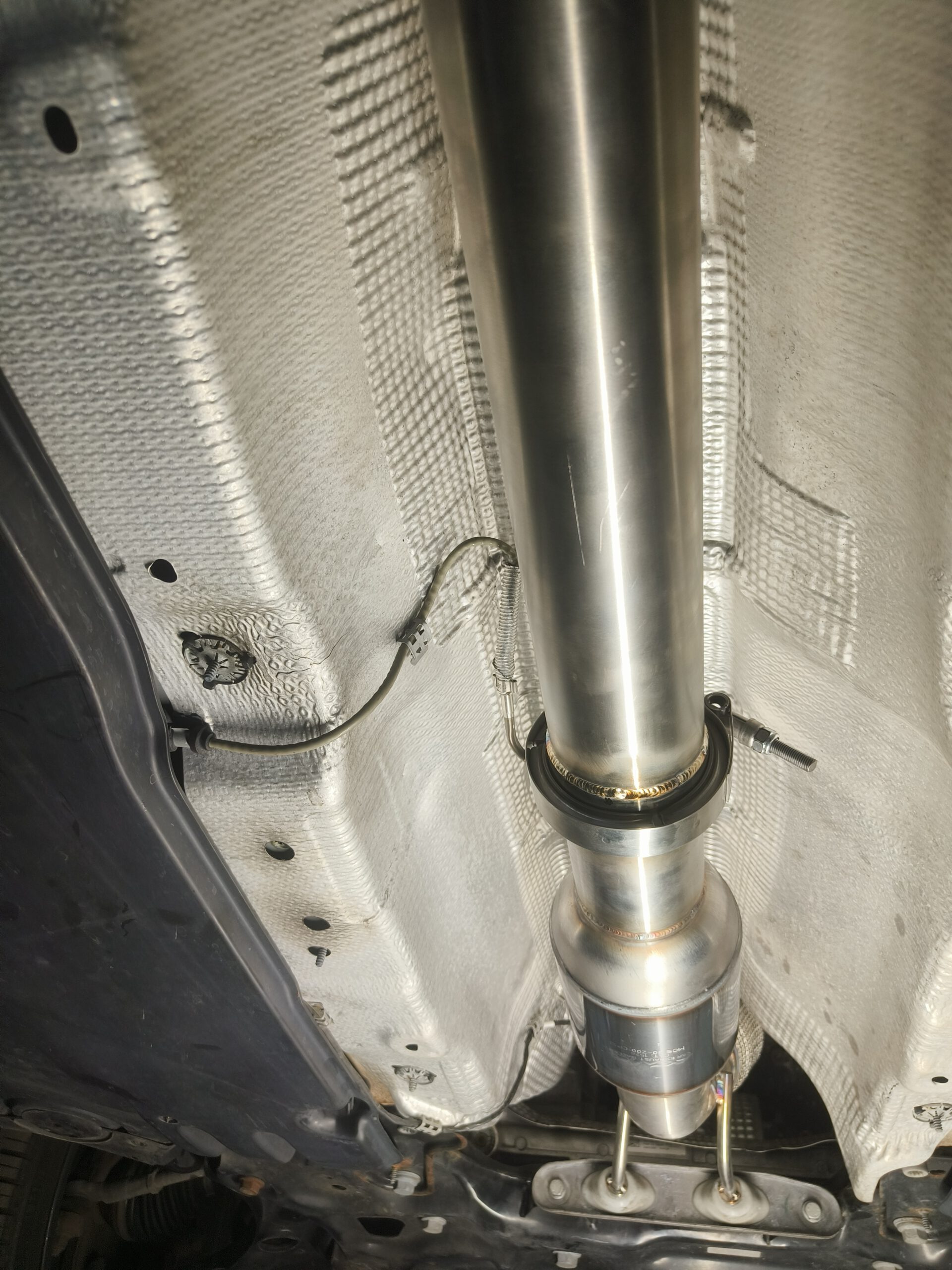 Custom Downpipe met sportkatalysator